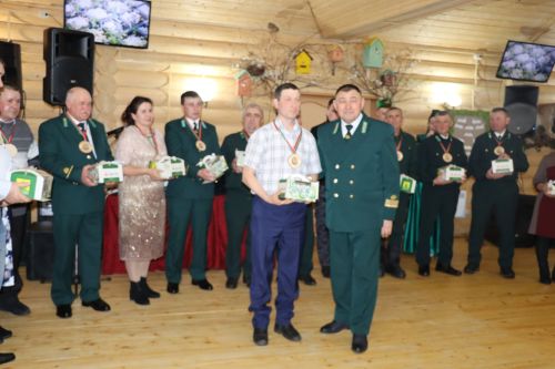 Урманчылар слетында 32 эшче-хезмәткәр “Иң яхшы һөнәр иясе” медале алды