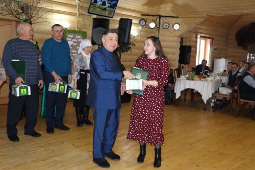 Урманчылар слетында 32 эшче-хезмәткәр “Иң яхшы һөнәр иясе” медале алды