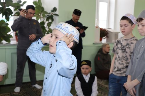 Сабада балалар арасында иң оста азан әйтүче һәм вәгазь сөйләүчене ачыкладылар