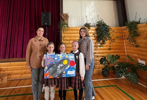 Космонавтика көненә  балалар  газета чыгардылар һәм викторинада галәм турындагы белемнәрен ныгыттылар