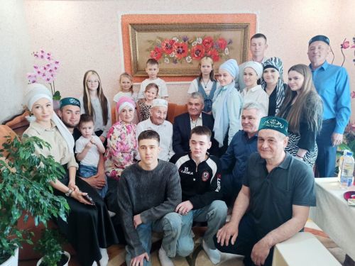 Түбән Шытсу авылында яшәүче Миннулла ага Гариповны 90 яшьлек юбилее белән котладылар
