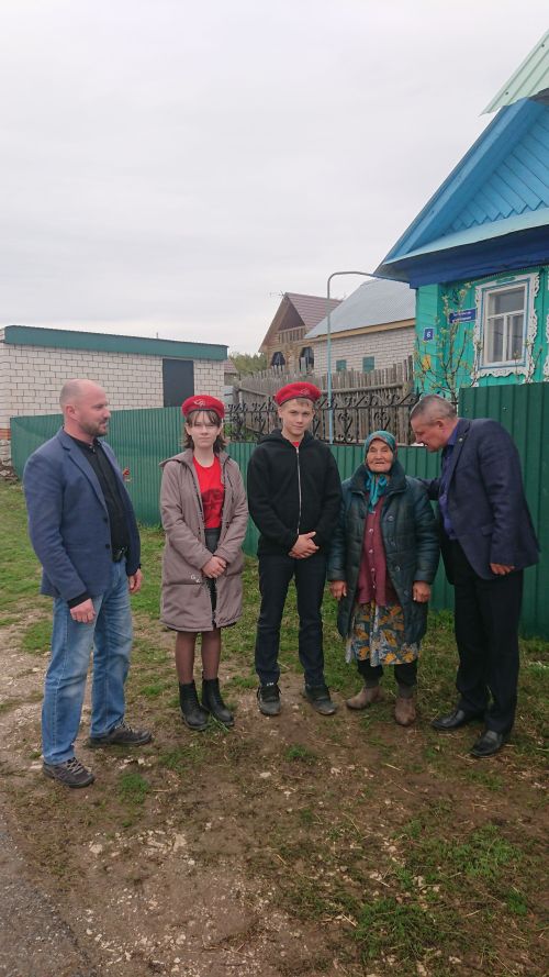 Килдебәк авыл җирлегендә яшәүче тыл ветераннарының хәлләрен белделәр