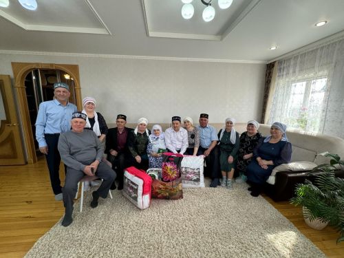Өтернәс авылында яшәүче Наҗия Мифтахованы 90 яшьлек юбилее белән котладылар