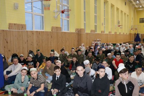 Сабада 500 мәктәп укучысы өчен ифтар мәҗлесе узды