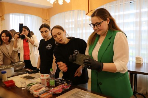 Гаилә көне уңаеннан Сабаның яшь парлары өчен гаилә фестивале узды