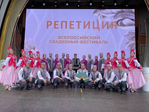 Саба яшьләре Айгөл һәм Данияр Мифтаховлар законлы никахларын Мәскәү каласында рәсмиләштерде