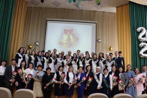 Саба гимназиясендә «Соңгы кыңгырау» 92 егет һәм кыз өчен яңгырады