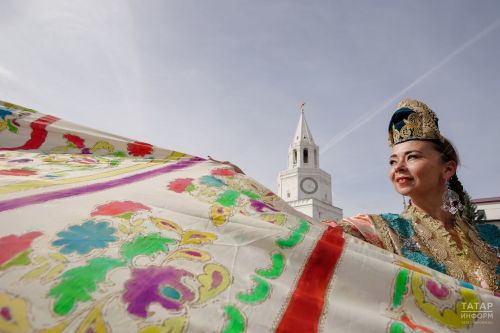 Рөстәм Миңнеханов  татарстанлыларны Сабантуй турында видеоязма куеп, бәйрәмгә чакырды