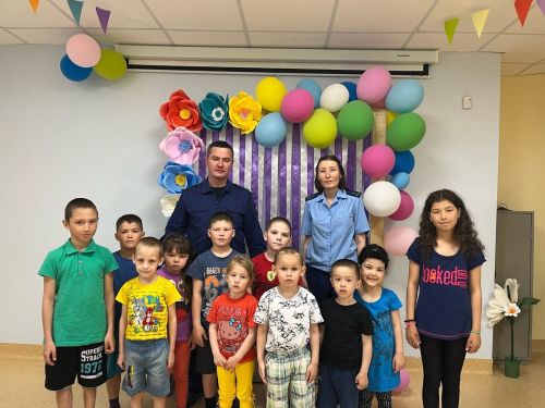 Иске Икшермәдәге «Тургай» балалар һәм яшүсмерләр социаль приютына прокурор килде