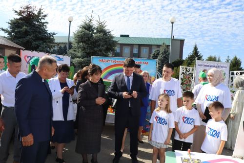 Сабада “Мәктәпкә җыенырга булыш!”  акциясе узды (фоторепортаж)