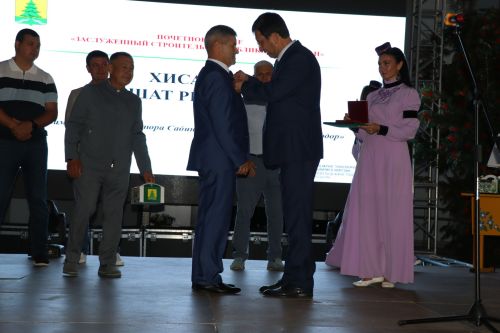 Республика көнендә район башлыгы хезмәт алдынгыларын һәм «Чәчәкле Саба» конкурсы җиңүчеләрен тәбрикләде (фоторепортаж)
