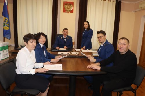 Алар - законга гадел хезмәттә