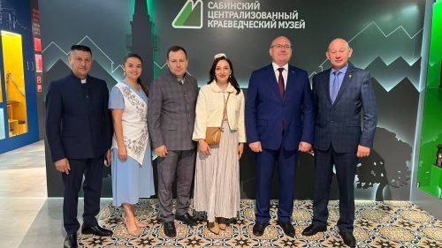 Сабага  «Бөтендөнья татар конгрессы»ның Башкарма комитет рәисе урынбасары Ирек Шәрипов килде