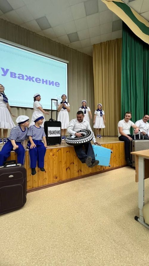 Әти-әниләр тәрбиячеләр белән берлектә  «Тату балалар бакчасы сере»н ачыкладылар (фоторепортаж)