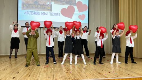 Әти-әниләр тәрбиячеләр белән берлектә  «Тату балалар бакчасы сере»н ачыкладылар (фоторепортаж)