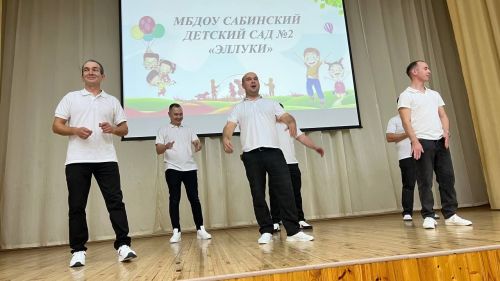 Әти-әниләр тәрбиячеләр белән берлектә  «Тату балалар бакчасы сере»н ачыкладылар (фоторепортаж)