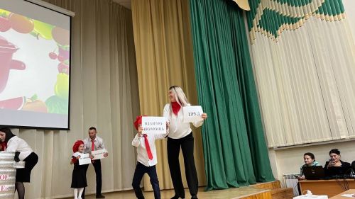 Әти-әниләр тәрбиячеләр белән берлектә  «Тату балалар бакчасы сере»н ачыкладылар (фоторепортаж)