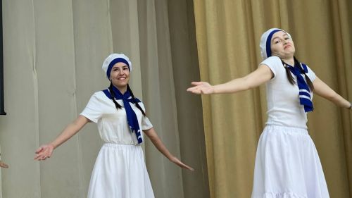 Әти-әниләр тәрбиячеләр белән берлектә  «Тату балалар бакчасы сере»н ачыкладылар (фоторепортаж)