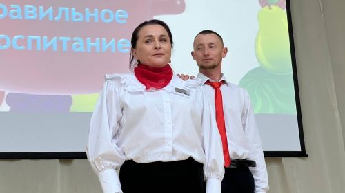 Әти-әниләр тәрбиячеләр белән берлектә  «Тату балалар бакчасы сере»н ачыкладылар (фоторепортаж)
