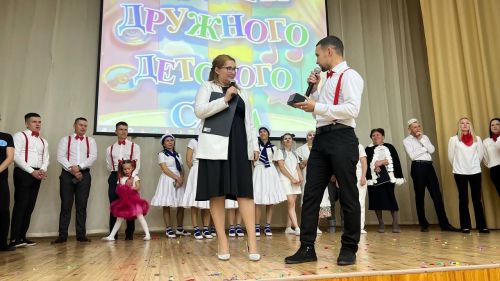 Әти-әниләр тәрбиячеләр белән берлектә  «Тату балалар бакчасы сере»н ачыкладылар (фоторепортаж)