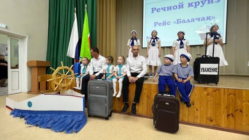 Әти-әниләр тәрбиячеләр белән берлектә  «Тату балалар бакчасы сере»н ачыкладылар (фоторепортаж)