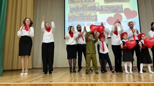 Әти-әниләр тәрбиячеләр белән берлектә  «Тату балалар бакчасы сере»н ачыкладылар (фоторепортаж)