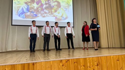 Әти-әниләр тәрбиячеләр белән берлектә  «Тату балалар бакчасы сере»н ачыкладылар (фоторепортаж)