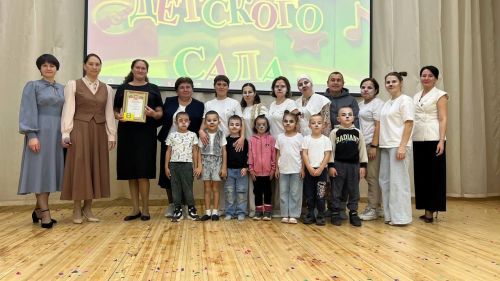 Әти-әниләр тәрбиячеләр белән берлектә  «Тату балалар бакчасы сере»н ачыкладылар (фоторепортаж)
