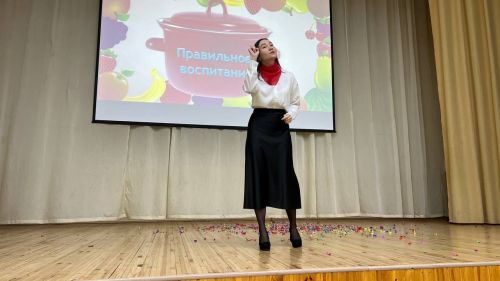 Әти-әниләр тәрбиячеләр белән берлектә  «Тату балалар бакчасы сере»н ачыкладылар (фоторепортаж)