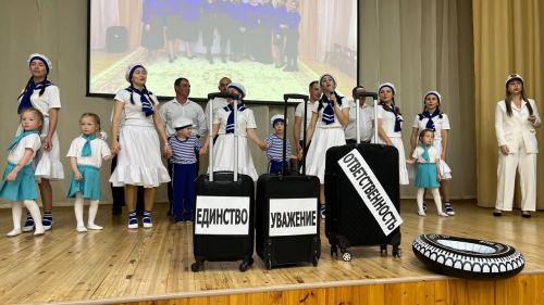 Әти-әниләр тәрбиячеләр белән берлектә  «Тату балалар бакчасы сере»н ачыкладылар (фоторепортаж)