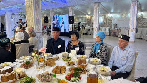 Сабада 50 һәм 60 ел бергә гомер иткән алтын һәм бриллиант парларны хөрмәтләделәр (фоторепортаж)