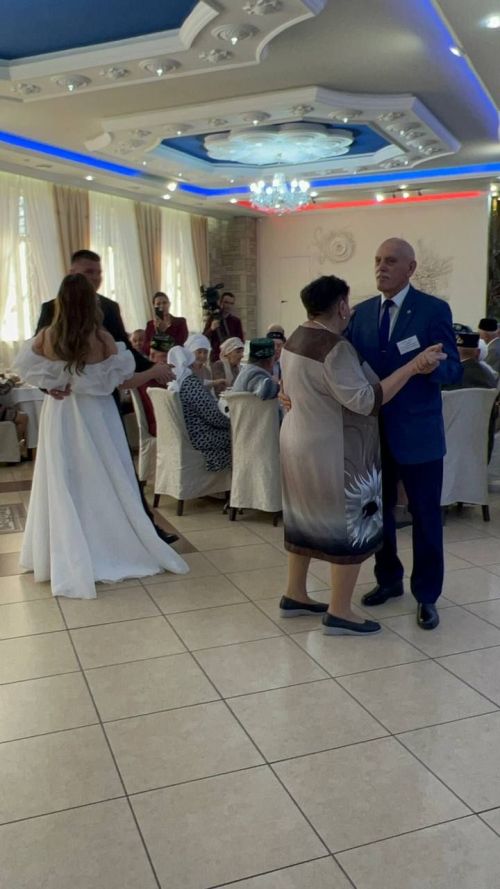 Сабада 50 һәм 60 ел бергә гомер иткән алтын һәм бриллиант парларны хөрмәтләделәр (фоторепортаж)