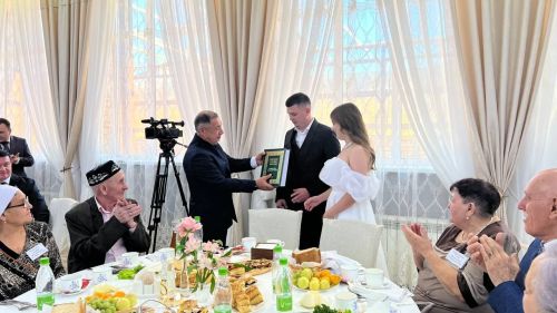 Сабада 50 һәм 60 ел бергә гомер иткән алтын һәм бриллиант парларны хөрмәтләделәр (фоторепортаж)