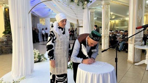 Сабада 50 һәм 60 ел бергә гомер иткән алтын һәм бриллиант парларны хөрмәтләделәр (фоторепортаж)