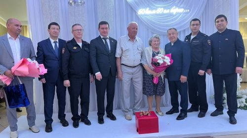 Сабада 50 һәм 60 ел бергә гомер иткән алтын һәм бриллиант парларны хөрмәтләделәр (фоторепортаж)
