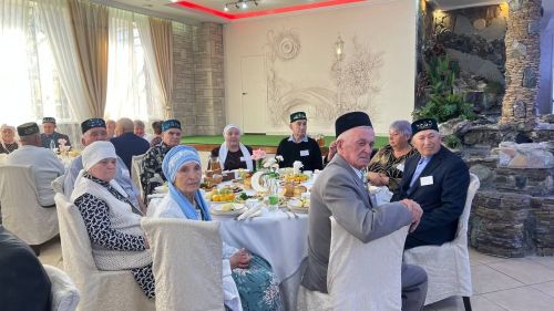 Сабада 50 һәм 60 ел бергә гомер иткән алтын һәм бриллиант парларны хөрмәтләделәр (фоторепортаж)
