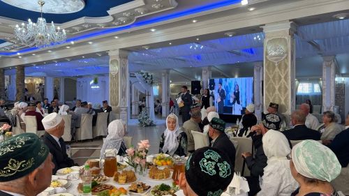 Сабада 50 һәм 60 ел бергә гомер иткән алтын һәм бриллиант парларны хөрмәтләделәр (фоторепортаж)