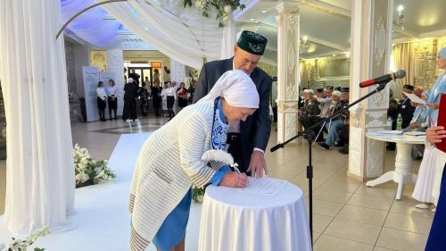 Сабада 50 һәм 60 ел бергә гомер иткән алтын һәм бриллиант парларны хөрмәтләделәр (фоторепортаж)