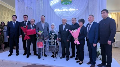 Сабада 50 һәм 60 ел бергә гомер иткән алтын һәм бриллиант парларны хөрмәтләделәр (фоторепортаж)