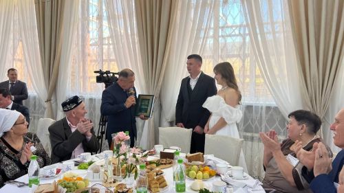 Сабада 50 һәм 60 ел бергә гомер иткән алтын һәм бриллиант парларны хөрмәтләделәр (фоторепортаж)