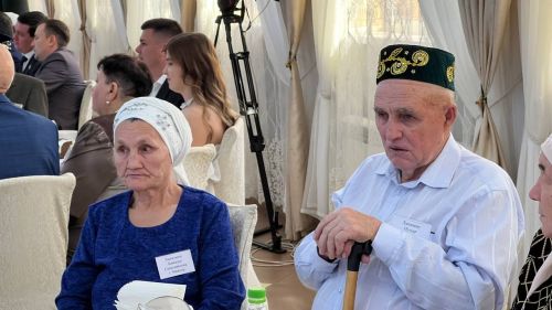 Сабада 50 һәм 60 ел бергә гомер иткән алтын һәм бриллиант парларны хөрмәтләделәр (фоторепортаж)