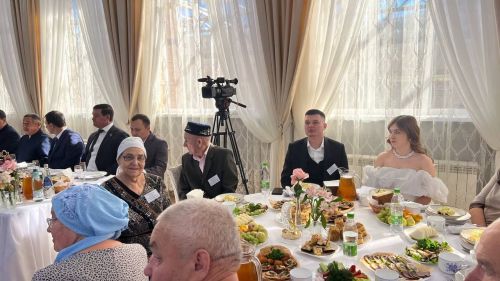 Сабада 50 һәм 60 ел бергә гомер иткән алтын һәм бриллиант парларны хөрмәтләделәр (фоторепортаж)