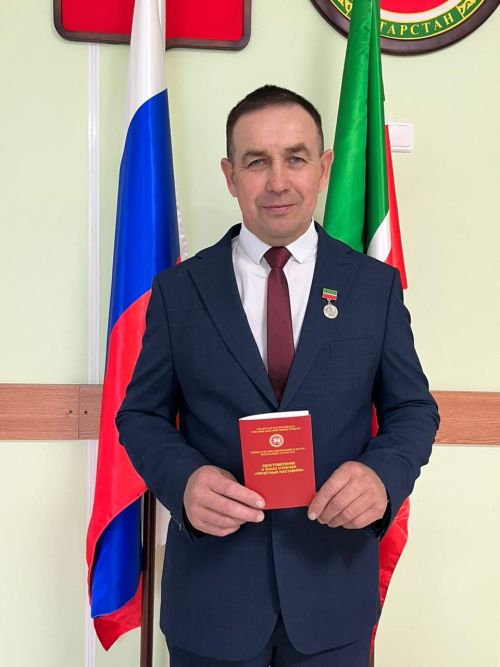 Райондашыбыз «Мактаулы остаз» күкрәк билгесе белән бүләкләнде