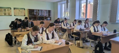 Сабаның сәләтле балалар мәктәбендә татарча диктант язу акциясендә 200дән артык кеше катнашкан