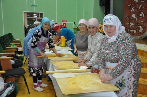 Дога кыла-кыла токмач кисәләр...