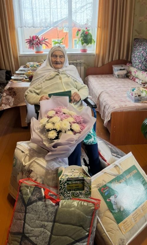 Шәмәрдәндә яшәүче Флера Тимурханованы 90 яшьлек юбилее белән котладылар