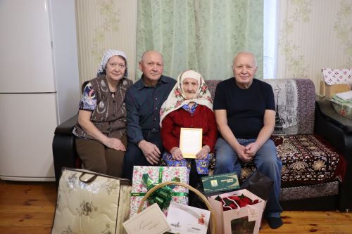 Иске Икшермә  авылында яшәүче Нурлыхода Ибраһимовага 100 яшь тулды