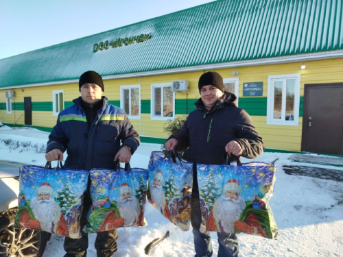 “Игенче” җәмгыятендә һәр хезмәткәргә һәм аларның балигъ булмаган балаларына Яңа ел күчтәнәчләре тапшырылды
