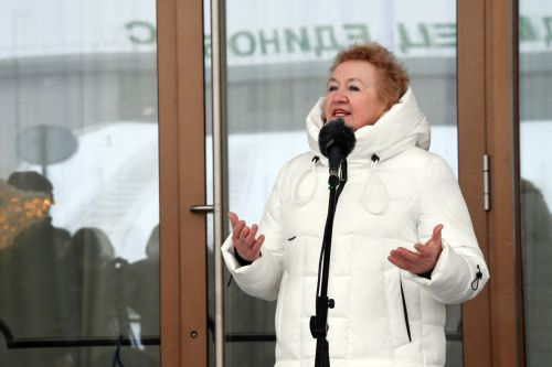 Рөстәм Миңнеханов республика массакүләм мәгълүмат чараларына 49 автомобиль ачкычы тапшырды