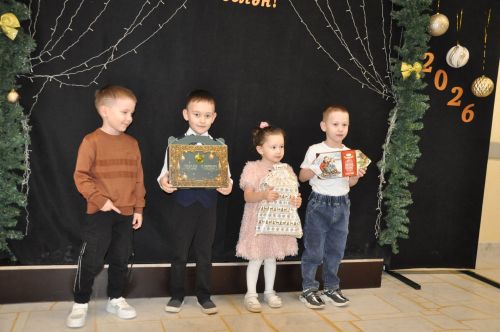 Сабада  әтиләре махсус хәрби операциядә булган мәктәпкәчә яшьтәге балалар өчен Чыршы бәйрәме узды